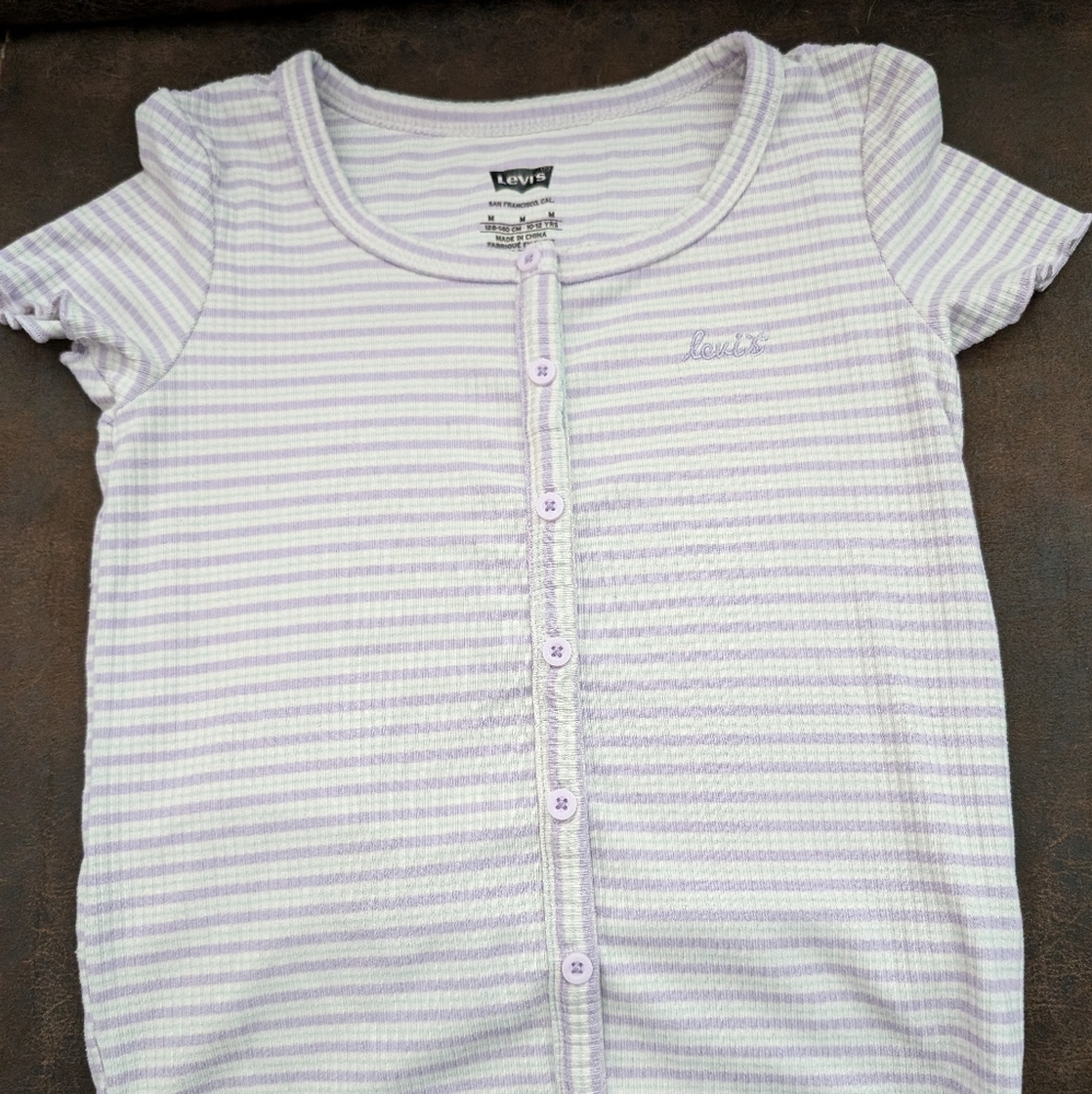 Levi's tee